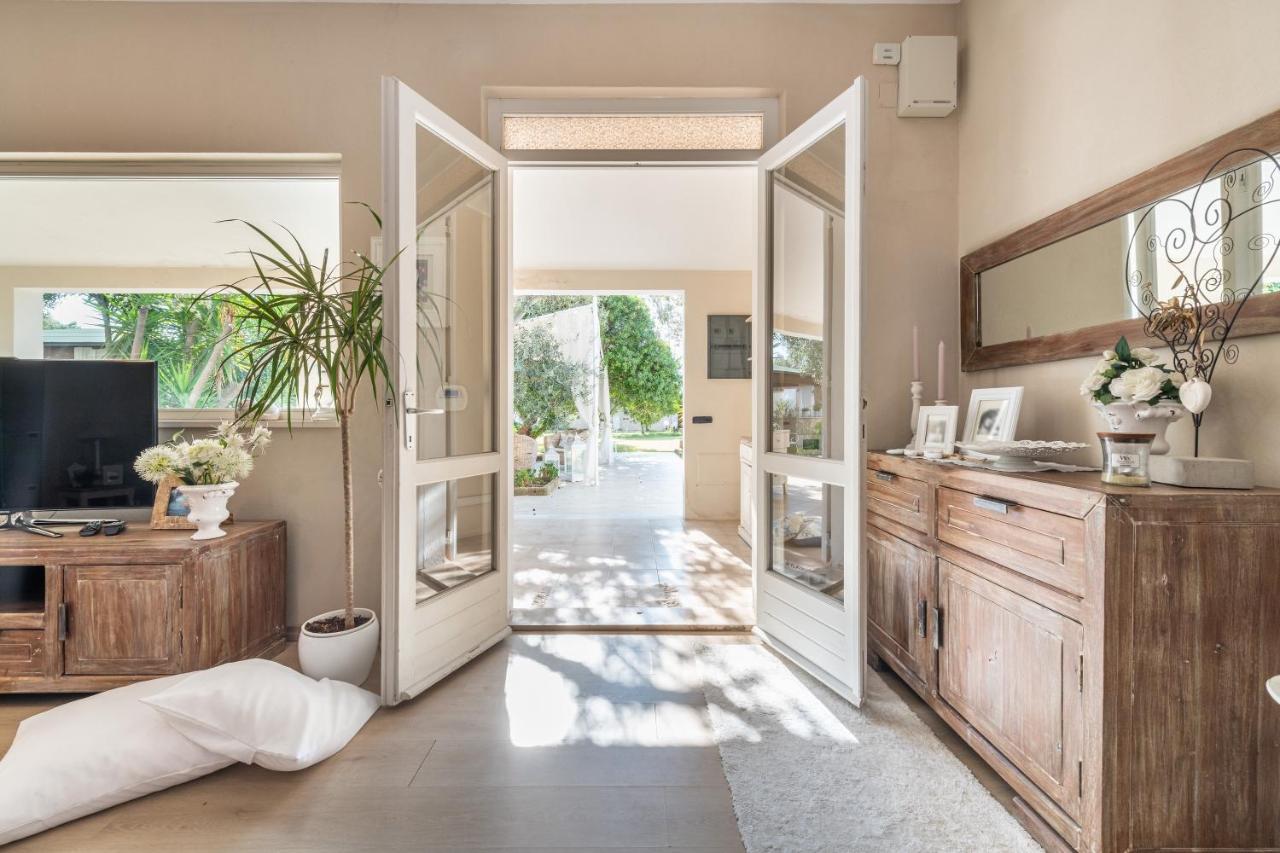Villa Maria Beatrice Quartu SantʼElena Екстериор снимка
