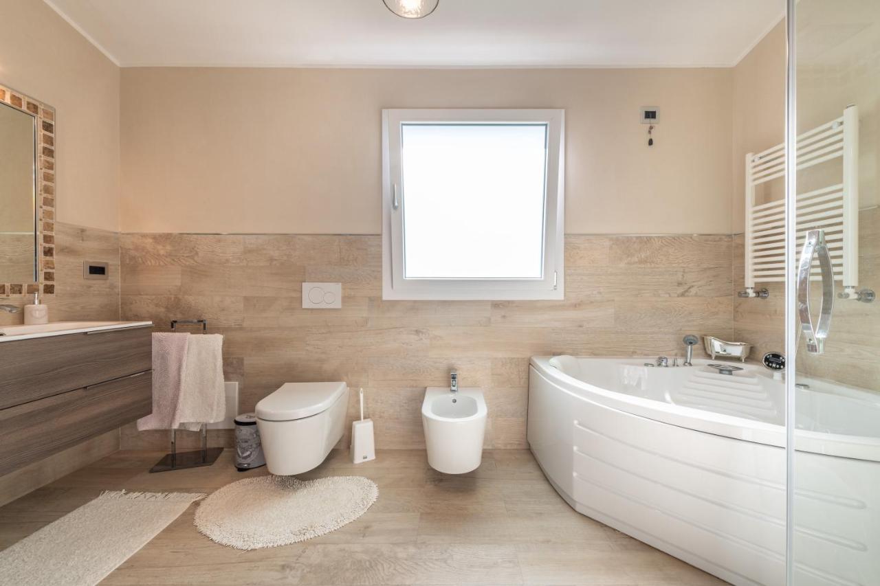 Villa Maria Beatrice Quartu SantʼElena Екстериор снимка